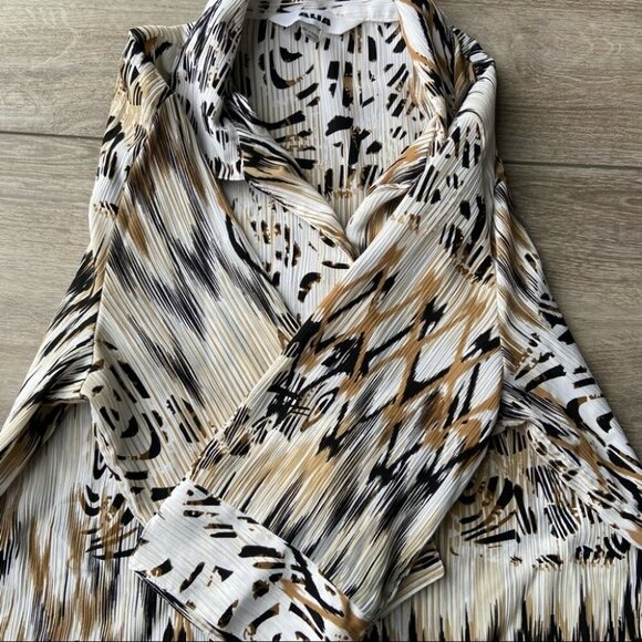 Alia Animal Print Button Down  Blouse - Picture 8 of 14